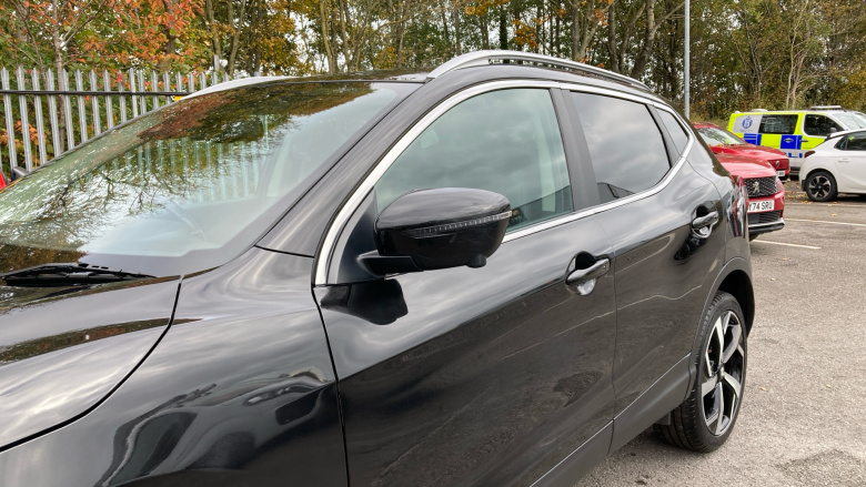 Nissan Qashqai 1.3 DiG-T N-Motion 5dr Petrol Hatchback